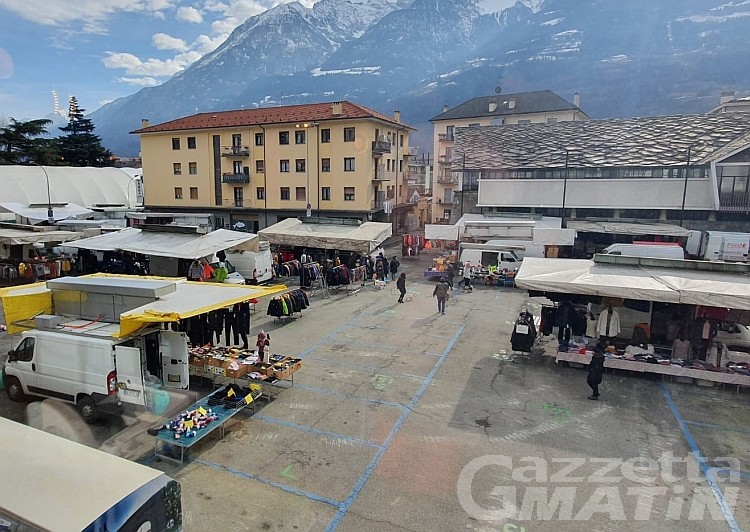 Coronavirus: ripartono i mercati ad Aosta, solo per i generi alimentari Coronavirus: ripartono i mercati ad Aosta, solo per i generi alimentari