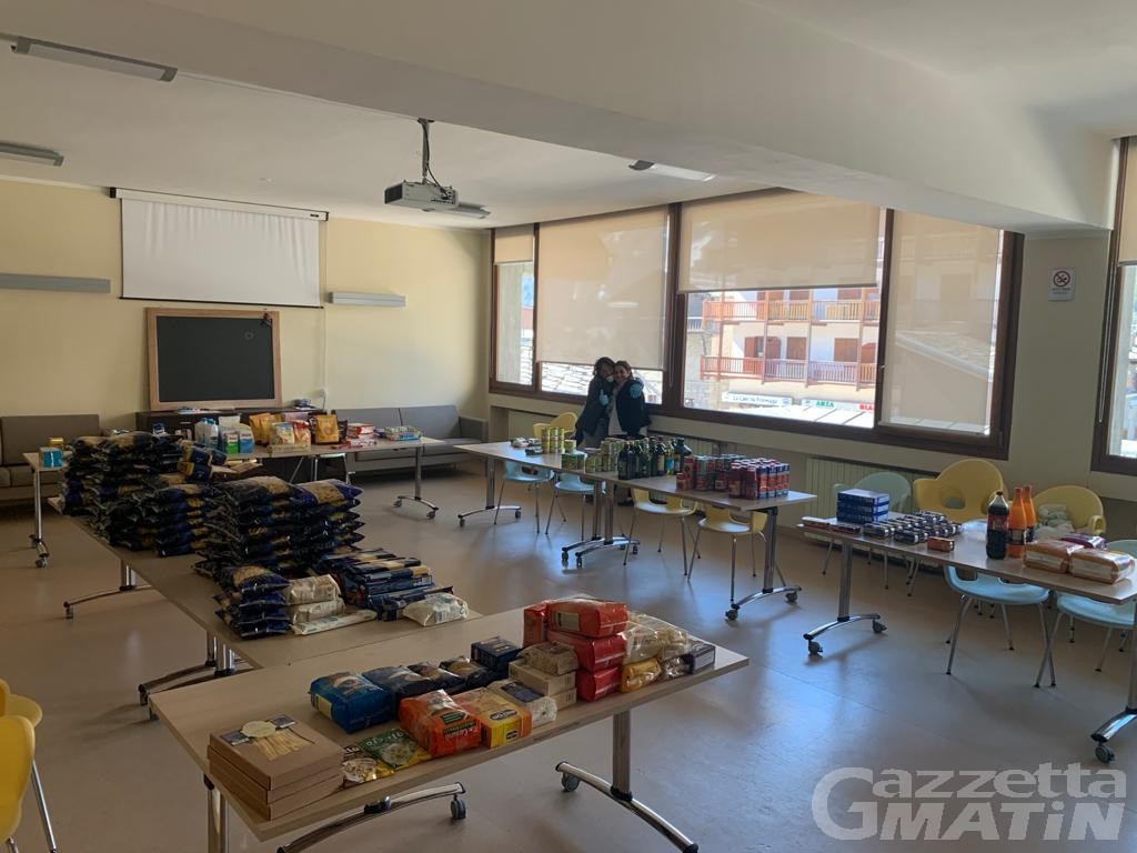 Courmayeur, carrello solidale: dal 15 aprile ogni mercoledì la consegna di generi alimentari Courmayeur, carrello solidale: dal 15 aprile ogni mercoledì la consegna di generi alimentari