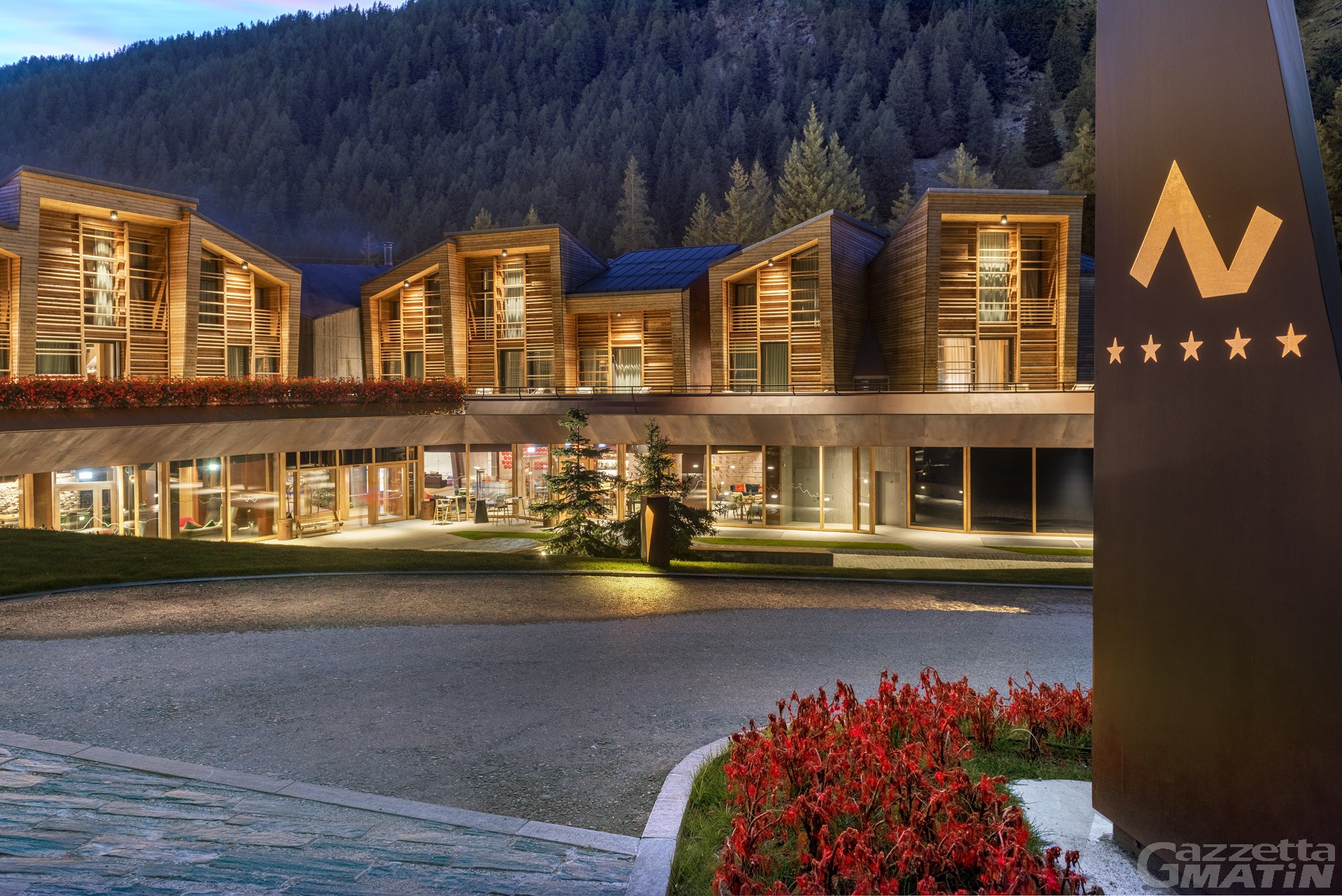 Estate in Valle d’Aosta: una struttura ricettiva su due vuole riaprire Estate in Valle d’Aosta: una struttura ricettiva su due vuole riaprire