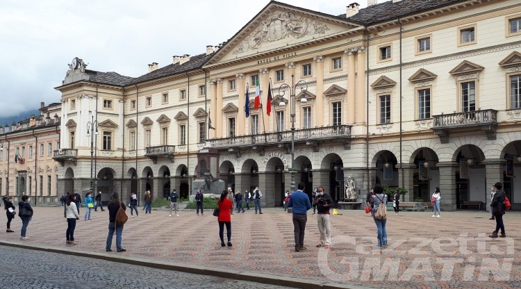Gruppo Commercianti Valdostani in piazza: «accesso al credito e zero tasse» Gruppo Commercianti Valdostani in piazza: «accesso al credito e zero tasse»