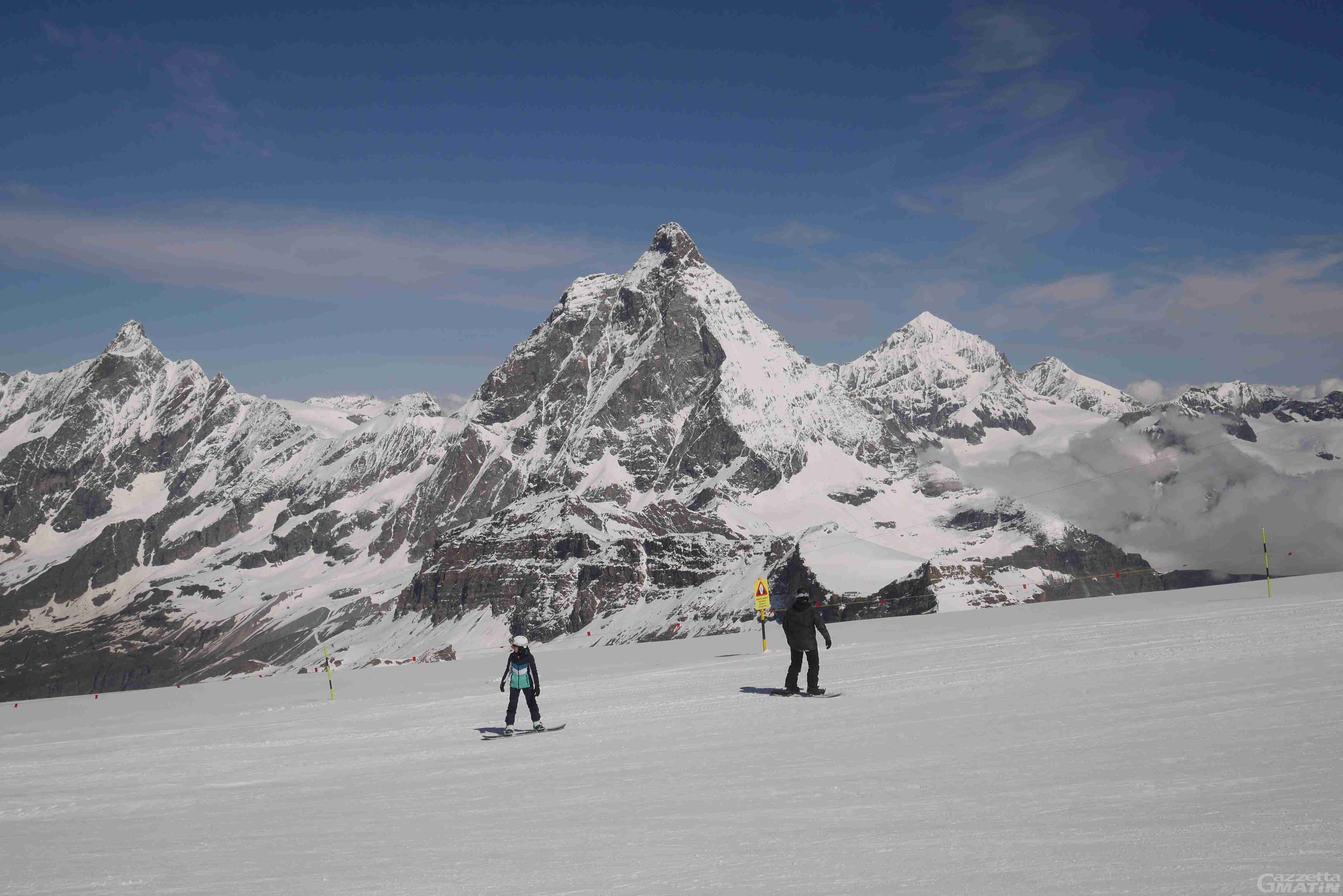 Cervinia: in più di 700 per l’apertura dello sci estivo Cervinia: in più di 700 per l’apertura dello sci estivo