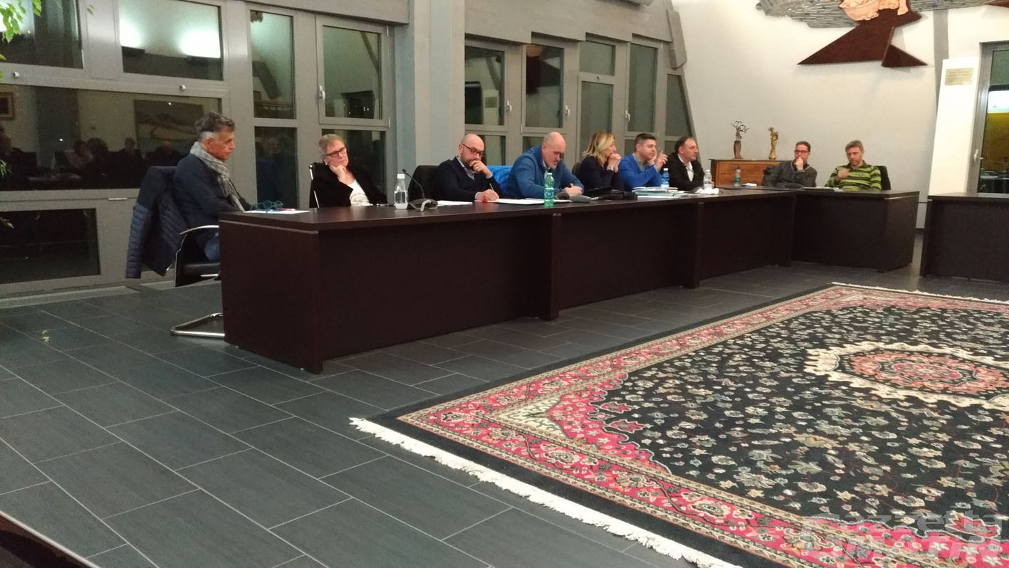Saint-Vincent: passano il debito fuori bilancio e una variazione milionaria Saint-Vincent: passano il debito fuori bilancio e una variazione milionaria