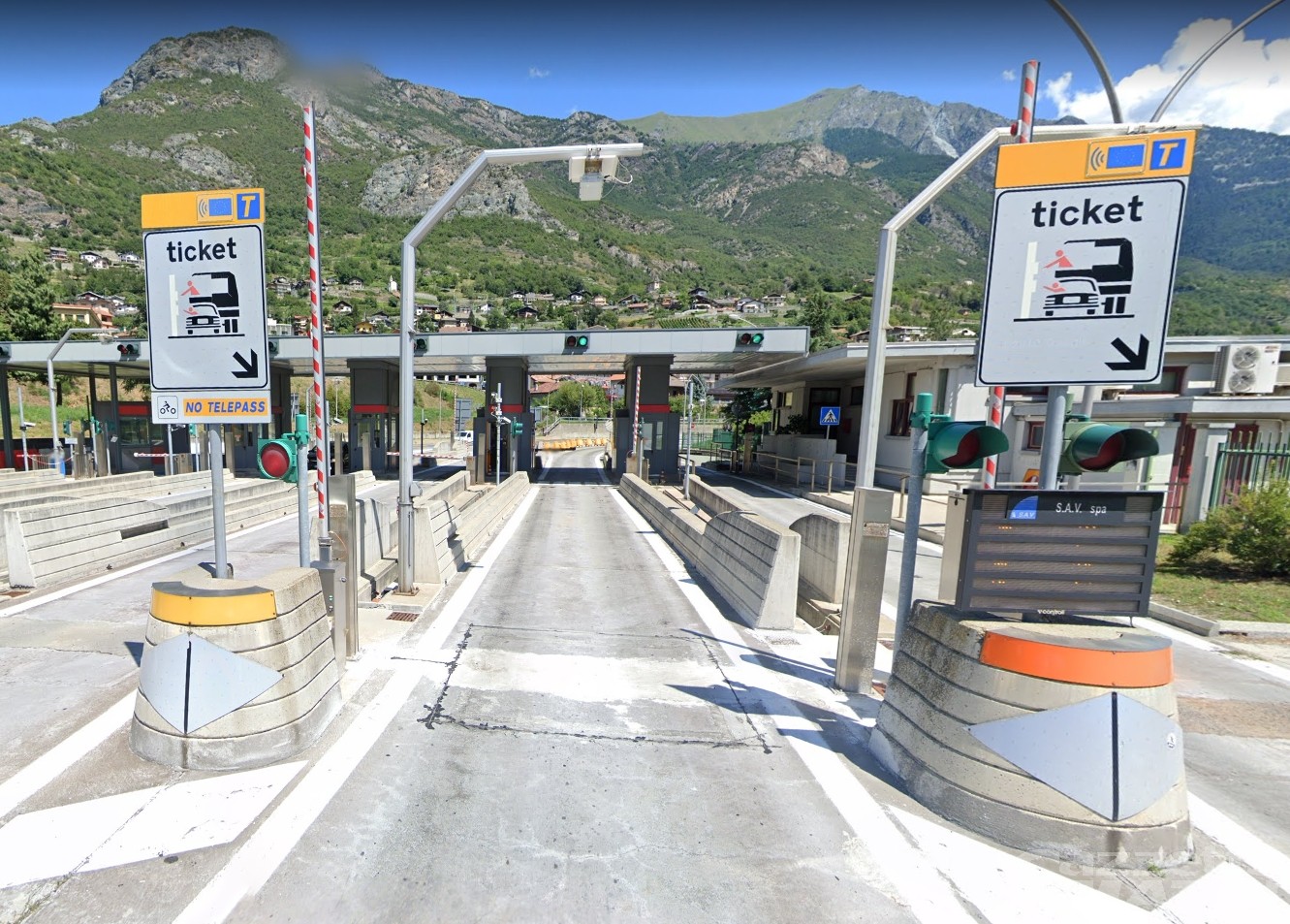 Viabilità: oltre due chilometri di coda tra Châtillon e Verrès Viabilità: oltre due chilometri di coda tra Châtillon e Verrès