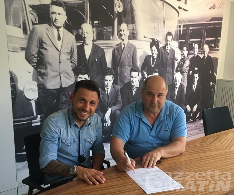 Calcio: colpaccio del P.D.H.A.E., in attacco arriva Fabio Lauria Calcio: colpaccio del P.D.H.A.E., in attacco arriva Fabio Lauria