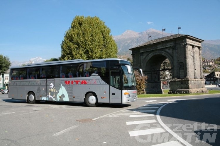 Trasporti: da venerdì 10 luglio, bus gratuito notturno Aosta-Pont-Saint-Martin Trasporti: da venerdì 10 luglio, bus gratuito notturno Aosta-Pont-Saint-Martin