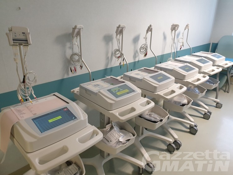 Ospedale Parini: Confindustria Edile e Ente Paritetico donano 6 elettrocardiografi Ospedale Parini: Confindustria Edile e Ente Paritetico donano 6 elettrocardiografi