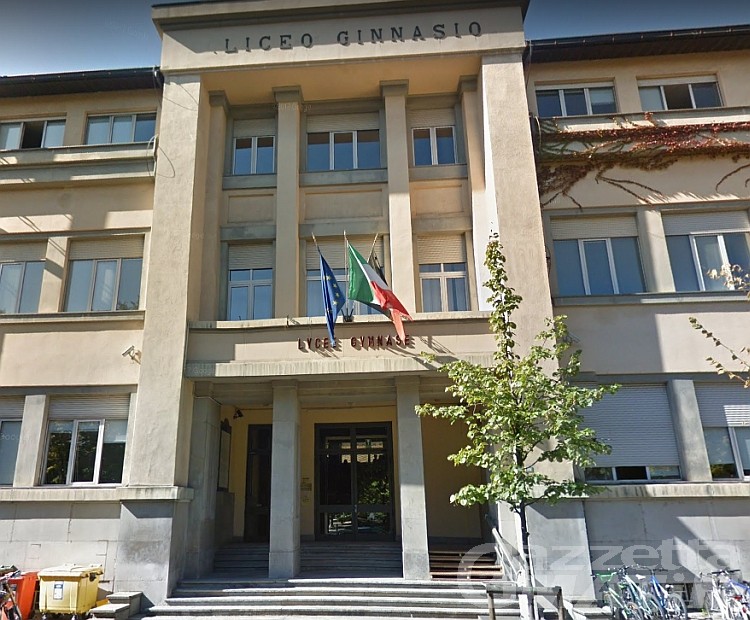 Scuola: il liceo Bérard chiede «una sede congrua per lezioni sicure e in presenza» Scuola: il liceo Bérard chiede «una sede congrua per lezioni sicure e in presenza»
