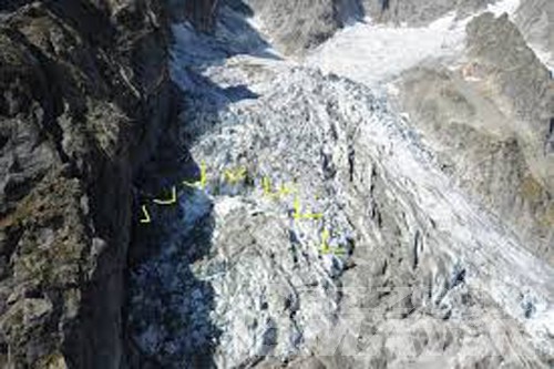 Courmayeur, nuovo rischio di crollo del ghiacciaio Planpincieux: Val Ferret da evacuare Courmayeur, nuovo rischio di crollo del ghiacciaio Planpincieux: Val Ferret da evacuare