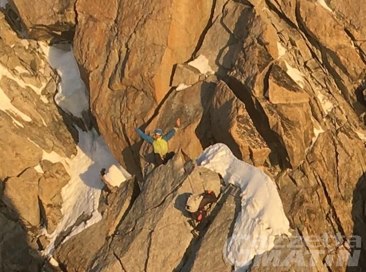 Alpinisti francesi bloccati per la perdita di uno scarpone: recuperati dopo una notte in quota Alpinisti francesi bloccati per la perdita di uno scarpone: recuperati dopo una notte in quota