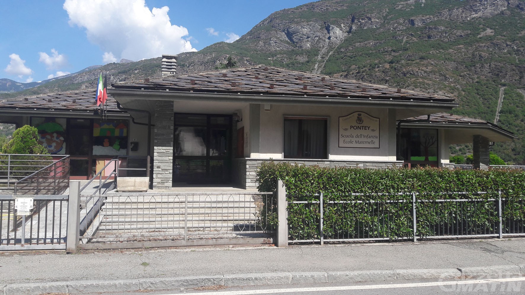 Pontey: il Comune investe 50 mila euro per i led nelle scuole Pontey: il Comune investe 50 mila euro per i led nelle scuole