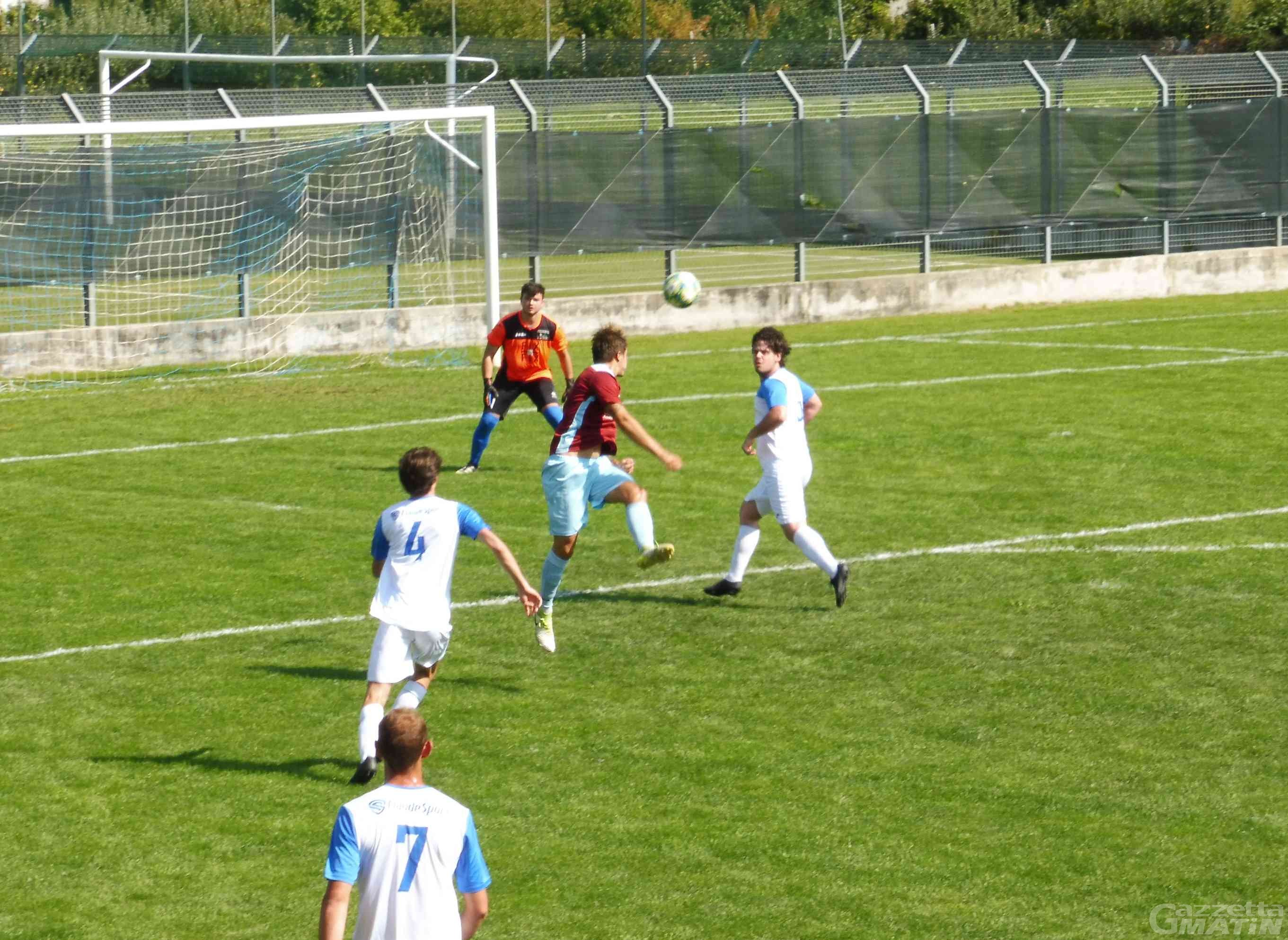 Calcio: lo Charva crolla, il Grand Paradis vince il derby Calcio: lo Charva crolla, il Grand Paradis vince il derby