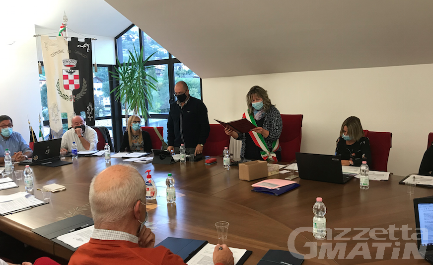 Gignod, insediato il nuovo Consiglio: la nomina della Commissione edilizia fa discutere Gignod, insediato il nuovo Consiglio: la nomina della Commissione edilizia fa discutere