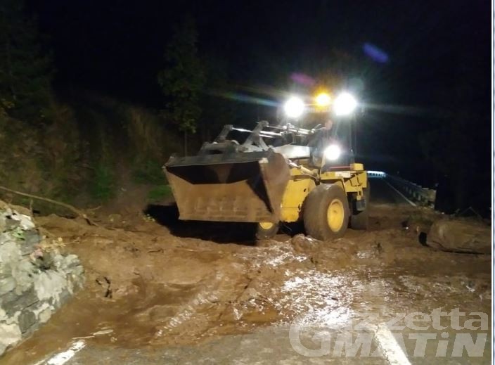 Cogne: smottamento nella notte, strada regionale riaperta Cogne: smottamento nella notte, strada regionale riaperta
