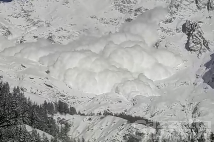 Pericolo valanghe, Courmayeur attiva Pidav: divieto di accesso Val Ferret per bonifica Pericolo valanghe, Courmayeur attiva Pidav: divieto di accesso Val Ferret per bonifica
