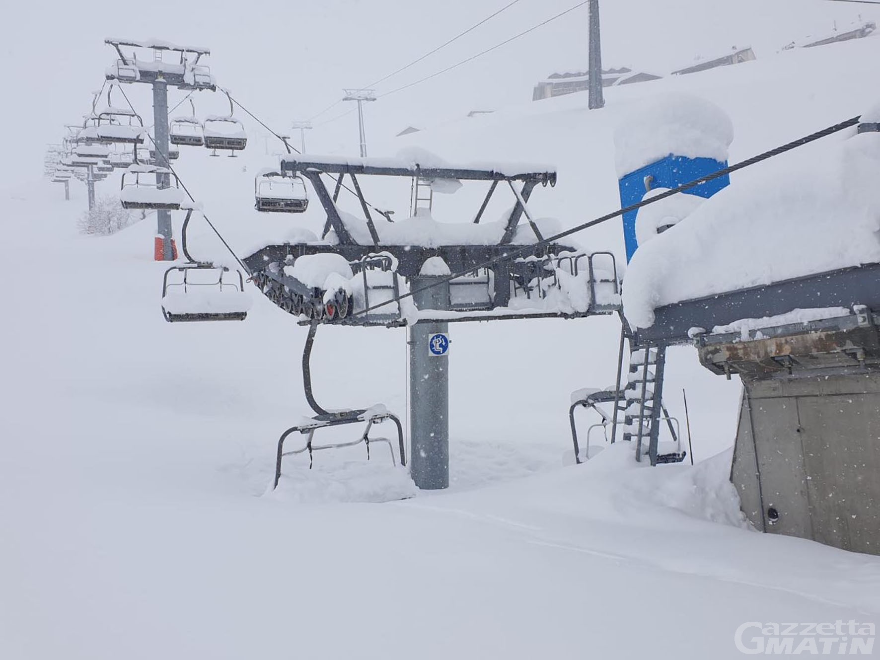 Pericolo valanghe: Breuil-Cervinia, resta ancora isolata Pericolo valanghe: Breuil-Cervinia, resta ancora isolata