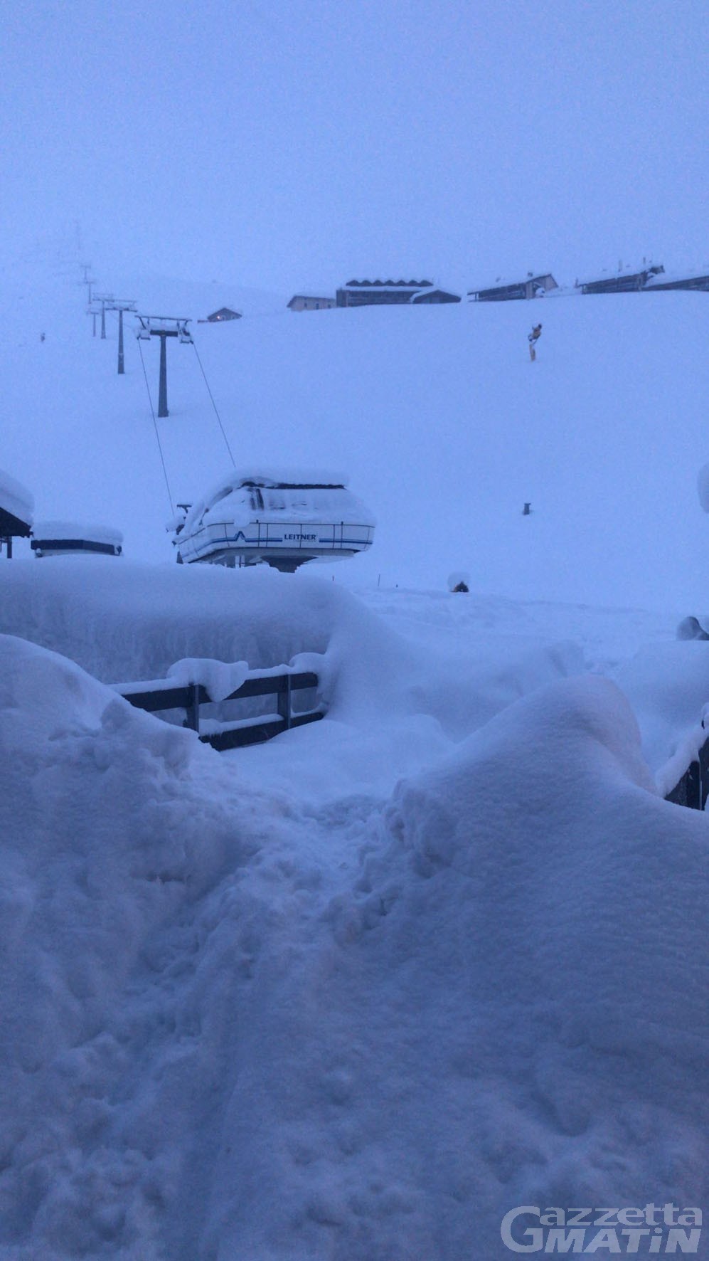 Pericolo valanghe: ha riaperto la strada per Cervinia Pericolo valanghe: ha riaperto la strada per Cervinia