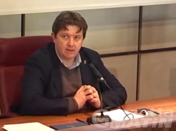 Zona rossa confermata in Valle d’Aosta, Lavevaz: «La situazione è critica, invito tutti alla responsabilità» Zona rossa confermata in Valle d’Aosta, Lavevaz: «La situazione è critica, invito tutti alla responsabilità»