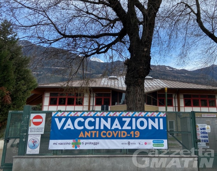 Vaccini Vaxzevria e Janssen sospesi ma sostituiti con Pfizer e Moderna Vaccini Vaxzevria e Janssen sospesi ma sostituiti con Pfizer e Moderna