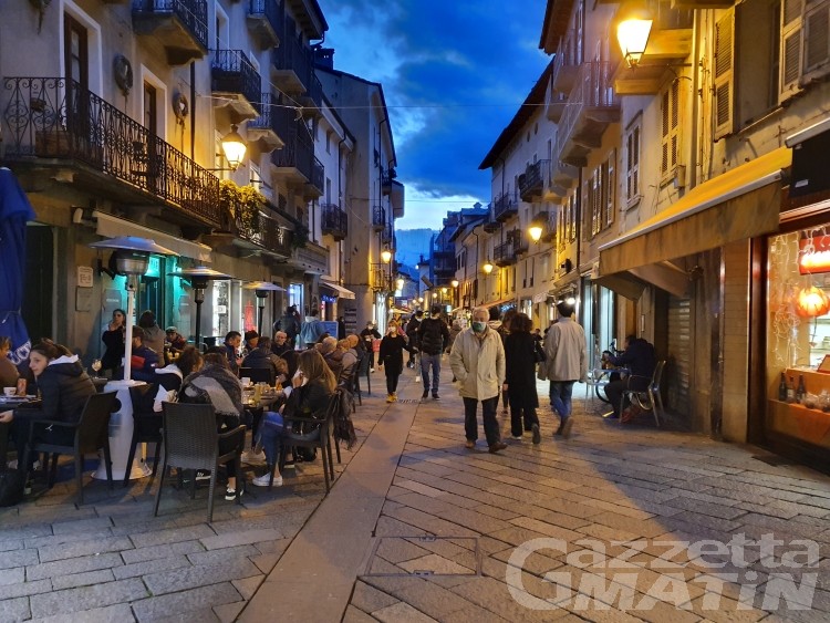 Aosta: via la Cosap e facilitazione per i déhors per tutto il 2021 Aosta: via la Cosap e facilitazione per i déhors per tutto il 2021