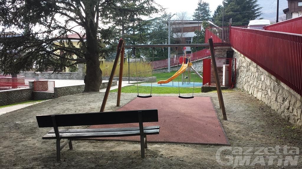 Saint-Vincent: una colorata area gioco al posto dell’ex pizzeria dei giardini Praduman Saint-Vincent: una colorata area gioco al posto dell’ex pizzeria dei giardini Praduman
