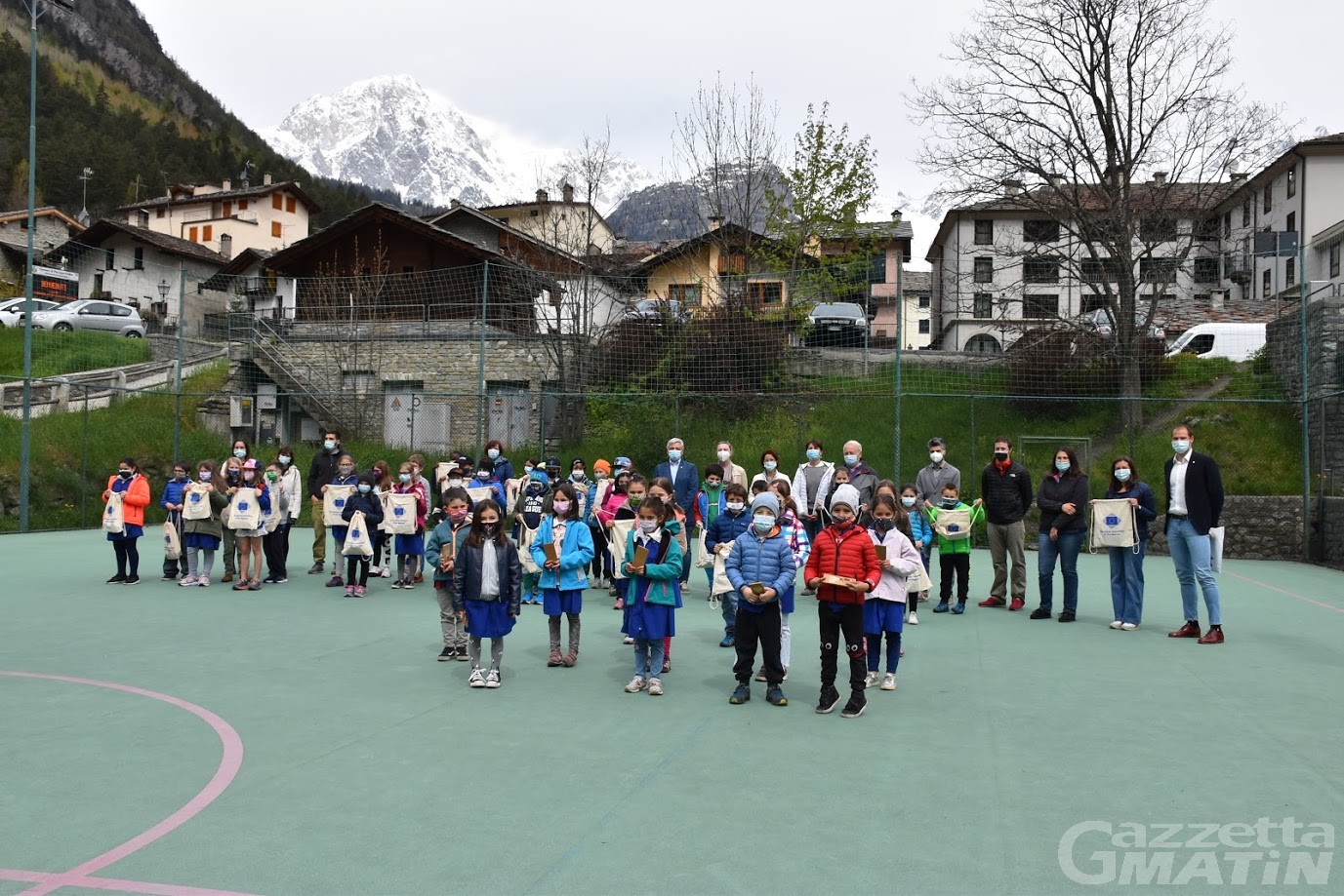 Concorso ‘Ma Région, Ma Europe’, premiati gli alunni dell’istituzione Valdigne-Mont Blanc Concorso ‘Ma Région, Ma Europe’, premiati gli alunni dell’istituzione Valdigne-Mont Blanc